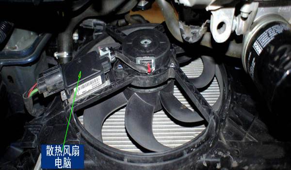 汽车空调打开后为什么风扇不转啊?为什么汽车起动后不开空调风扇不转呢
