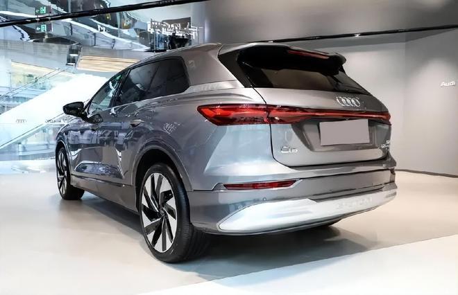 奥迪纯电动suv2022款，奥迪纯电动汽车有几款车型