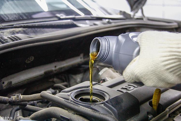 车辆保养加什么机油 一般轿车保养用啥机油