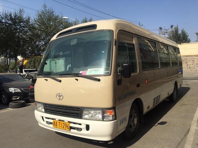 丰田hiace10座每公里油耗量(丰田柯斯达20座)