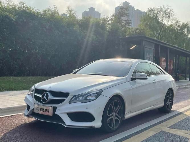 奔驰e200两门轿跑?奔驰e200轿跑车身有高低