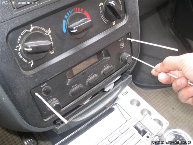 为什么五菱之光更换收音机，五菱之光6388收音机怎么拆下来