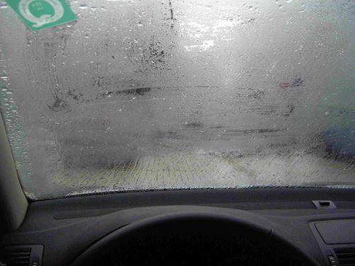 为什么冬天车窗会出现，冬天和夏天车窗起雾的原因