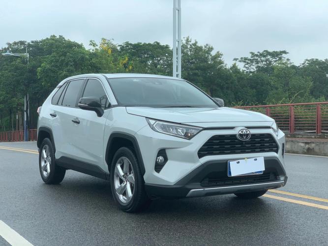 20万左右的丰田suv(20万左右公认最好suv丰田荣放)