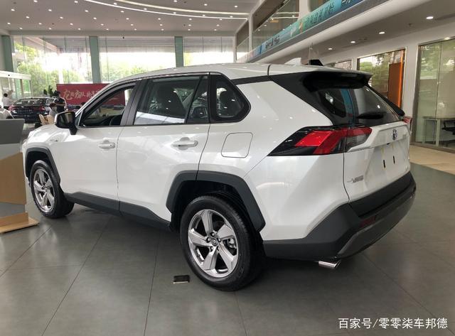 丰田荣放rav4，买t4还是买荣放