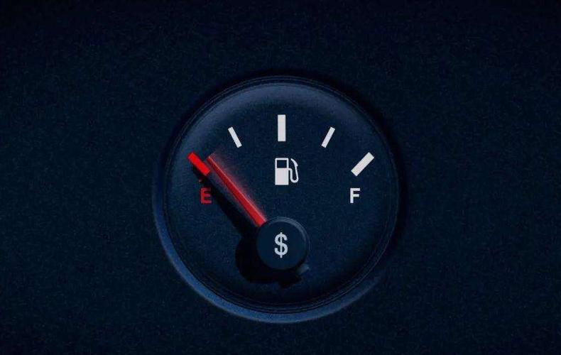 汽车油箱加满为什么不掉 为啥油箱满了油表不动呢