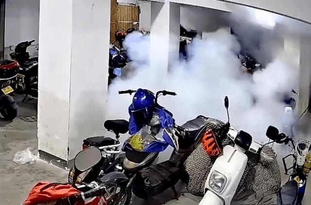 摩托车工作放炮声为什么，摩托车怎么发出爆炸声