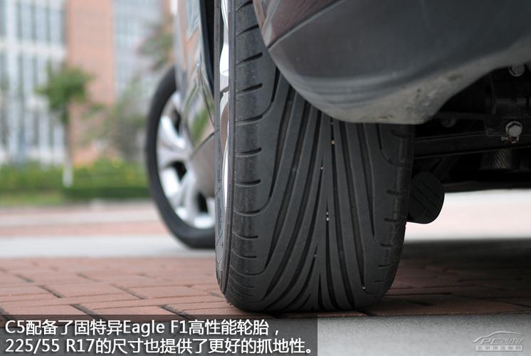C5轮胎为什么带斜面 非对称花纹轮胎可不可以左右互换