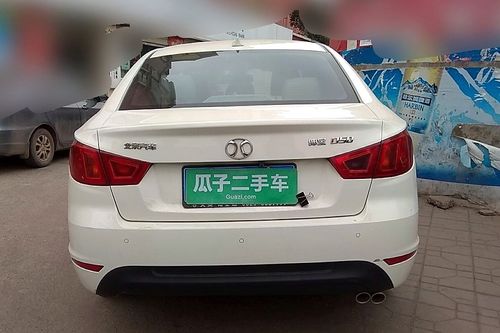 北京汽车绅宝d50(北汽绅宝d50和u5是同一辆吗)