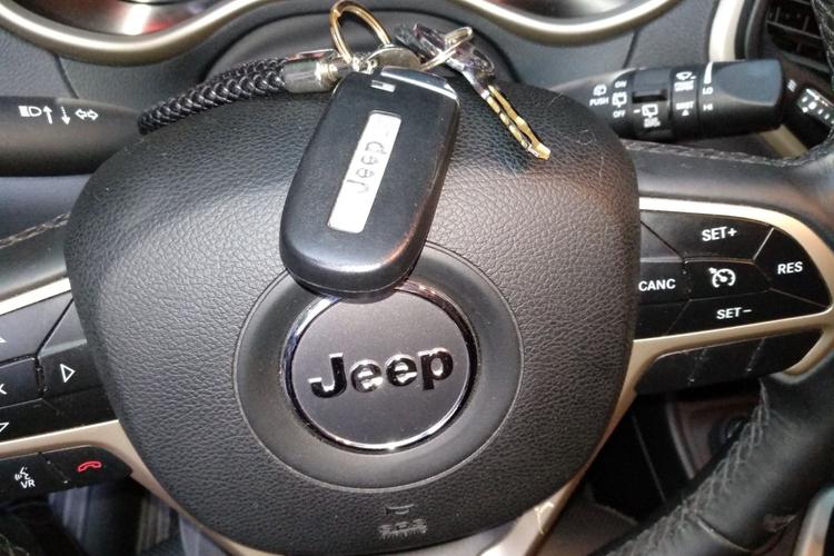 为什么jeep有两根档杆(jeep自由光档位详解)