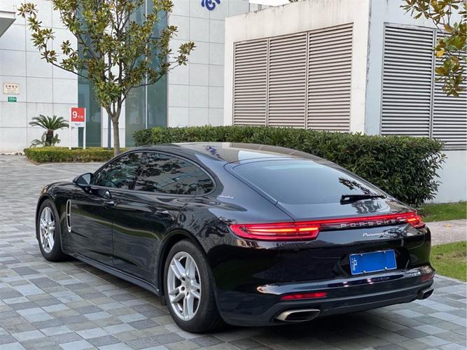 保时捷panamera4价格 保时捷panamera4行政加长有标准天窗吗