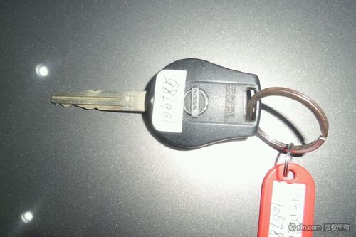 尼桑阳光车锁了打火为什么没反应 尼桑阳光车钥匙锁后备箱了怎么办