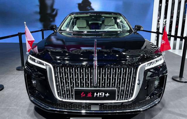 红旗H9SUV豪华座驾,带你领略2022年的奢华新风尚