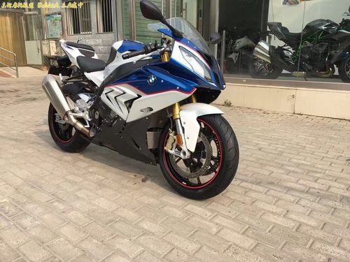 s1000rr 型号为宝马s1000rr摩托车100公里基本油耗是多少L