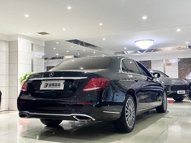 奔驰e260l价格多少钱(2020款奔驰E260落地多少钱)