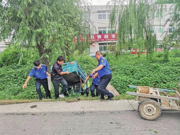 城市守护者，城管汽车与标识标牌的故事
