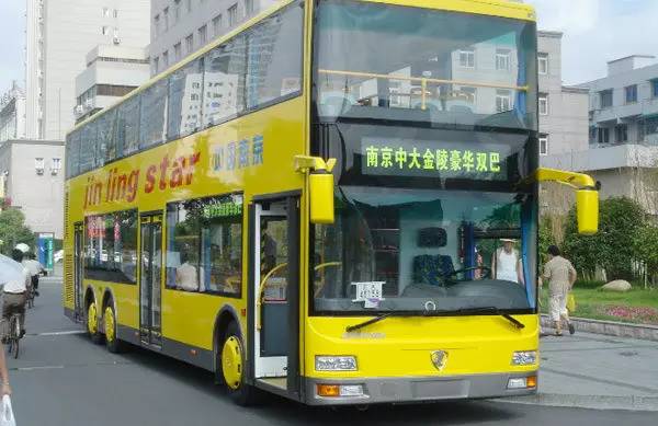 香港巴士汽车品牌标志设计演变与文化内涵