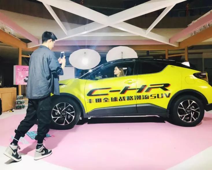 蓝色魅力，探索全球流行汽车品牌