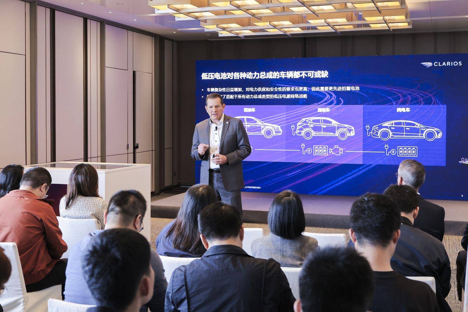 汽车品牌专家深度访谈，揭秘行业前沿动态与未来趋势