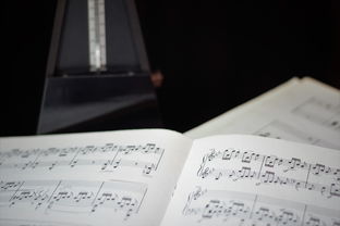 抖音月付取现全解析，操作流程、注意事项及案例分享